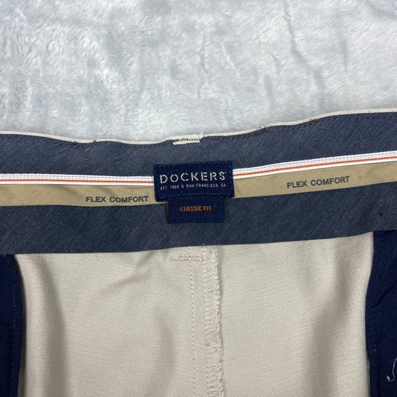 Dockers Classic Fit Pants Mens 42x30 Khaki Flex Comfort Pleated Straight Leg - Picture 5 of 10